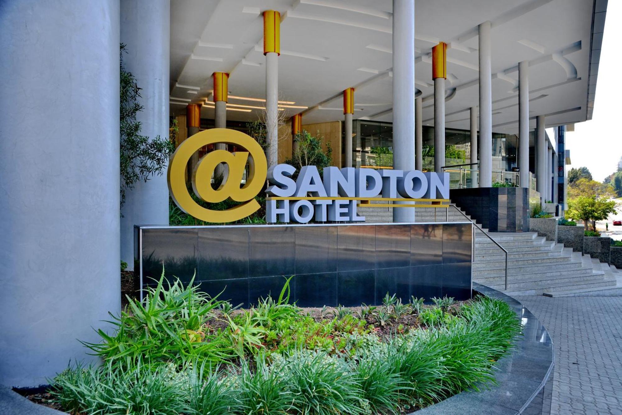 @Sandton Hotel Johannesburg Exterior photo